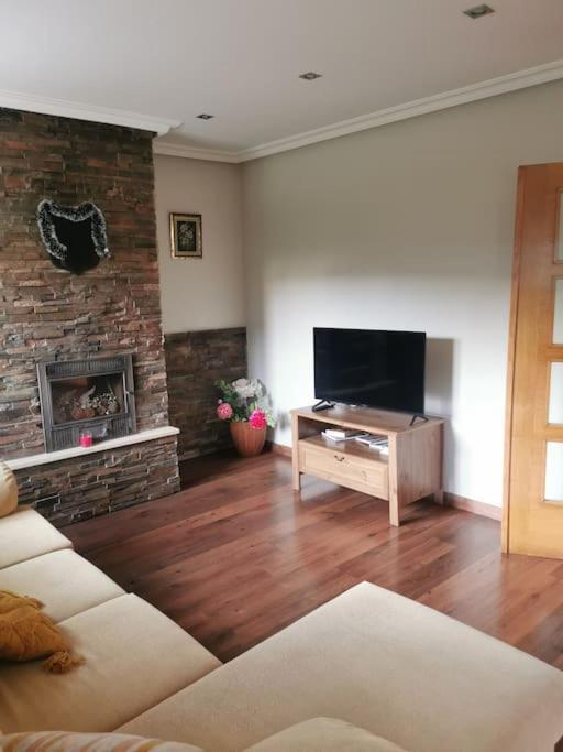 Casa Con Finca En Oviedo El Casero エクステリア 写真