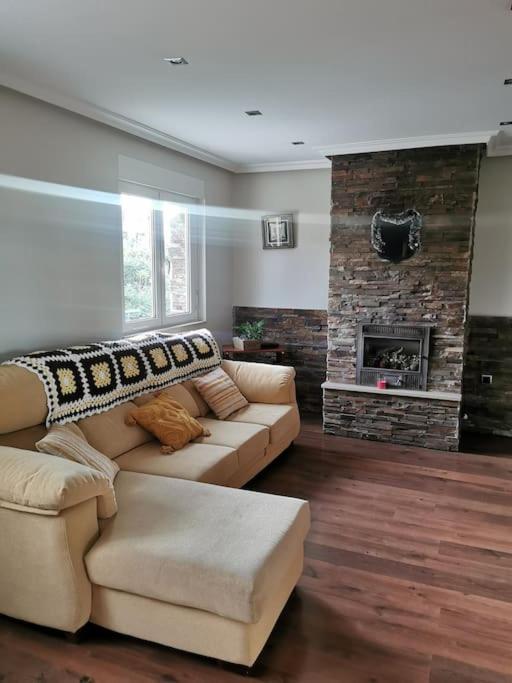 Casa Con Finca En Oviedo El Casero エクステリア 写真